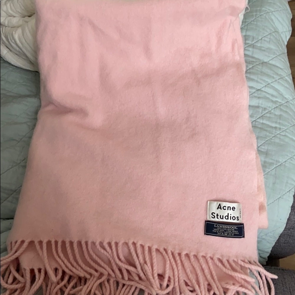 Acne Studios pink scarf - Picture 2 of 5